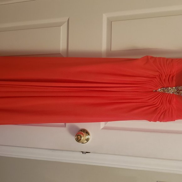 Jovanni Evening Dress - Picture 2 of 5